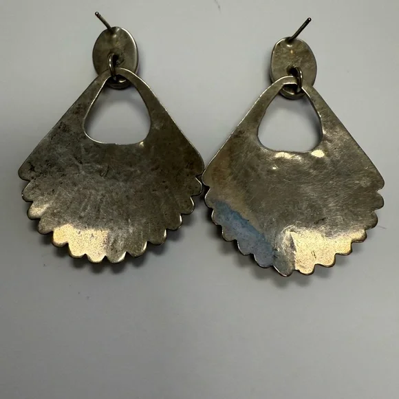 Elegant Silver and Blue Earrings - Picture 2 of 2